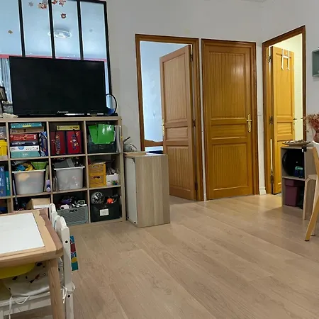 Апартаменты Cosy Et Familiale Dans Le Marais Париж